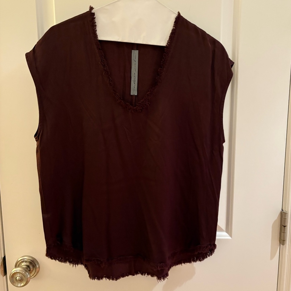 Raquel Allegra Silky Sleeveless Frayed Hem Top - Burgundy